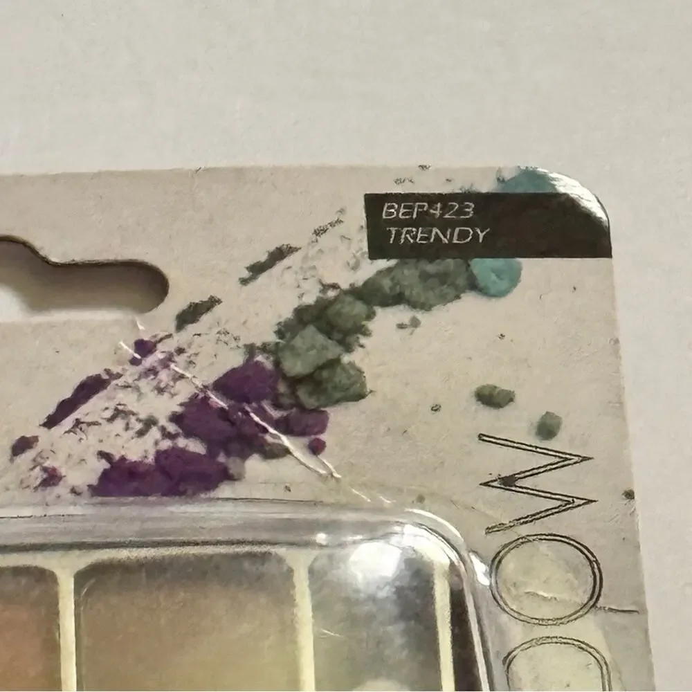 L.A Colors Multi-color Trendy Makeup Beauty Eyeshadow Palette New in Package